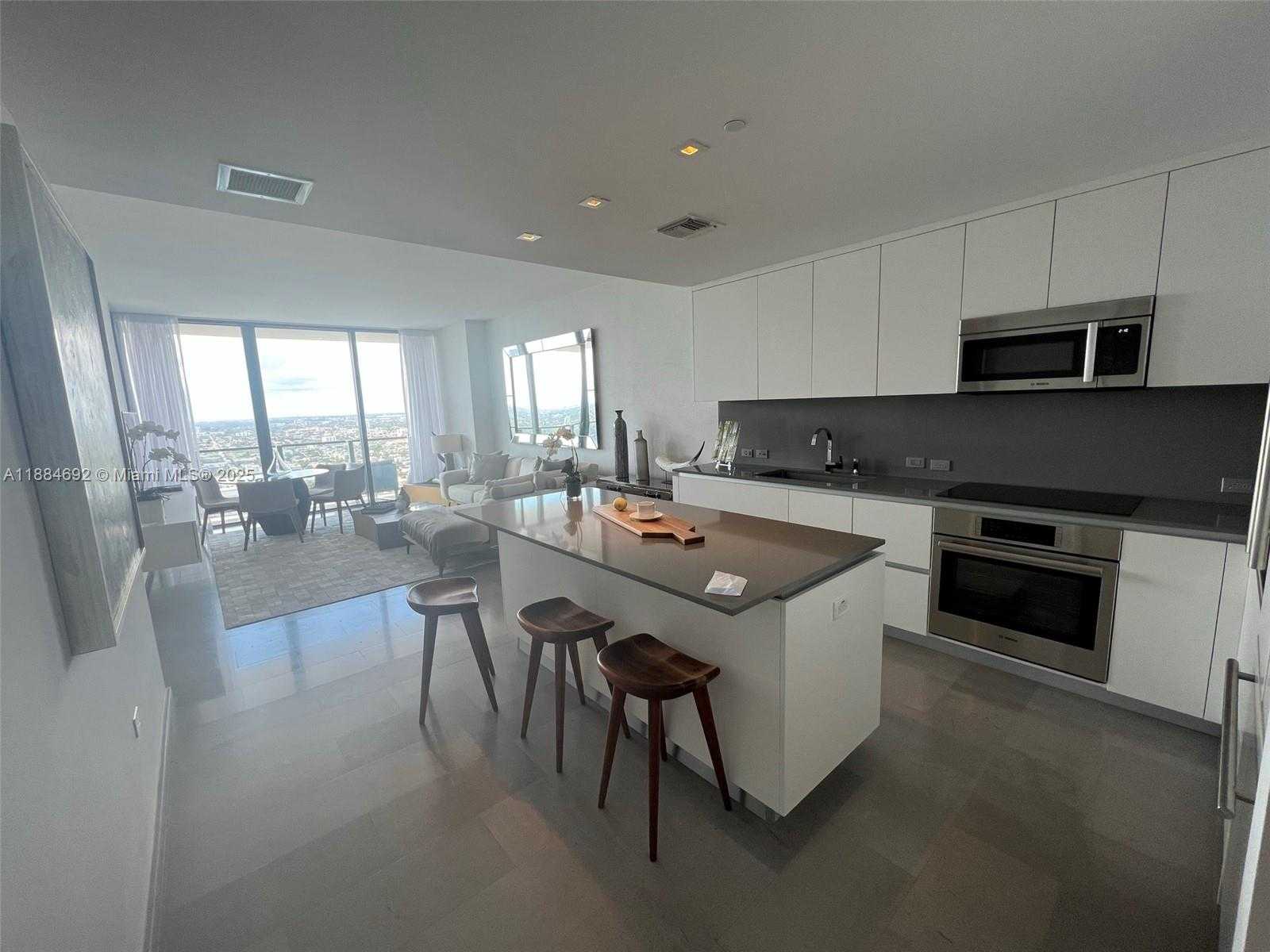 Small Image of 88 SOUTH WEST 7 #3506, Miami Number 3