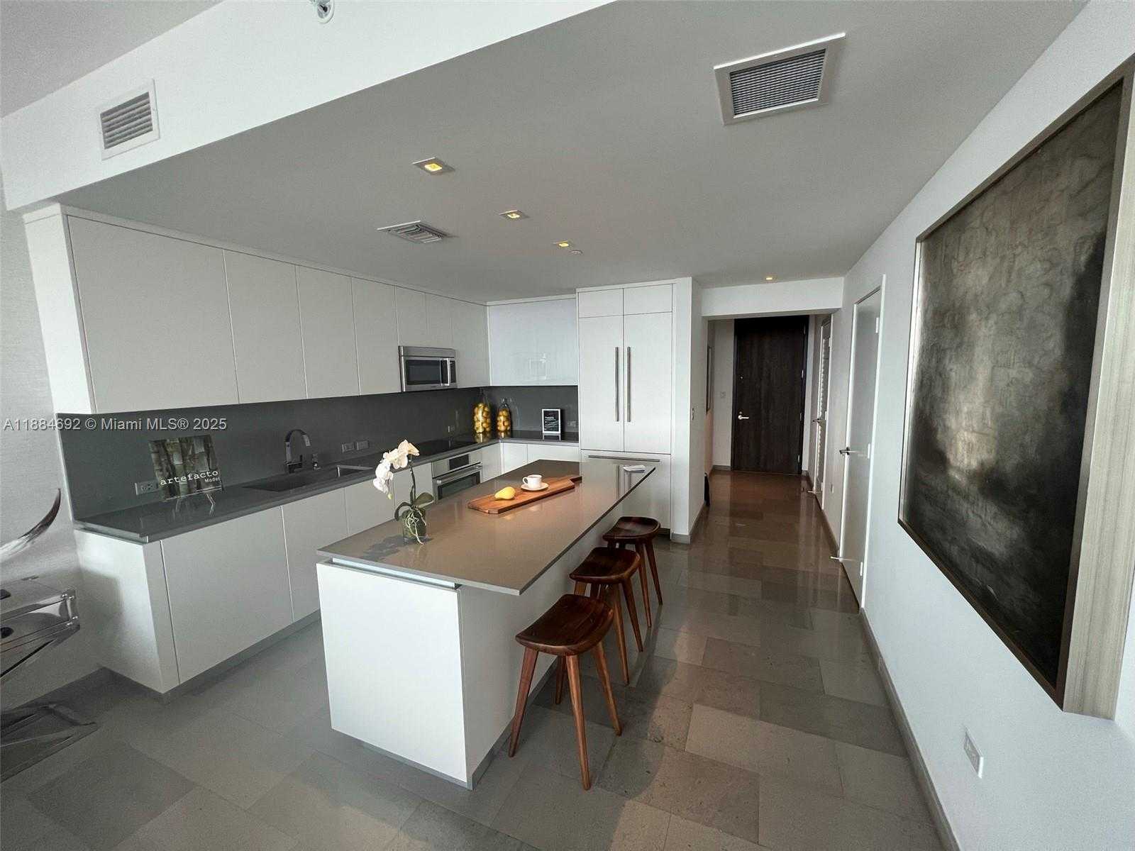 Small Image of 88 SOUTH WEST 7 #3506, Miami Number 4