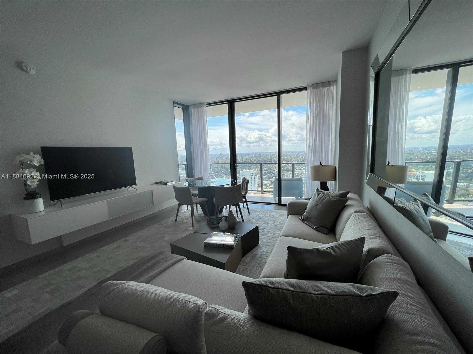 Small Image of 88 SOUTH WEST 7 #3506, Miami Number 5