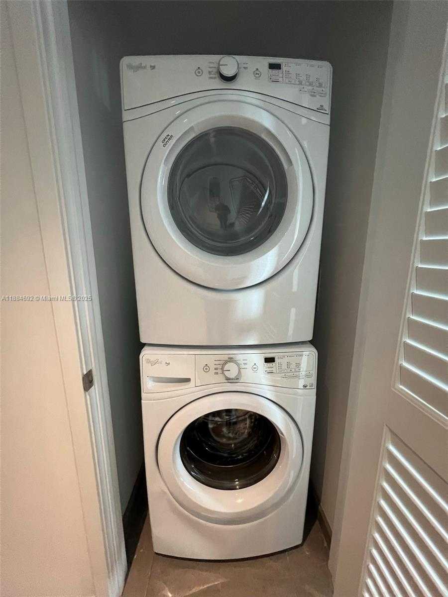 Small Image of 88 SOUTH WEST 7 #3506, Miami Number 6