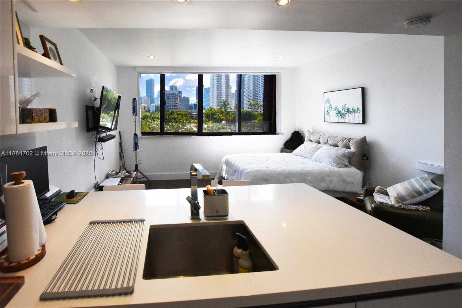 Small Image of 540 BRICKELL KEY DR #507, Miami Number 23
