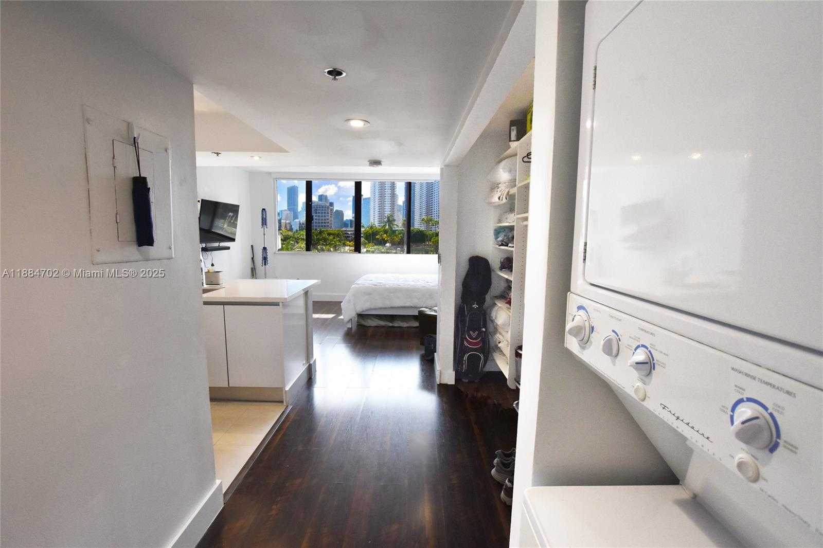 Small Image of 540 BRICKELL KEY DR #507, Miami Number 24