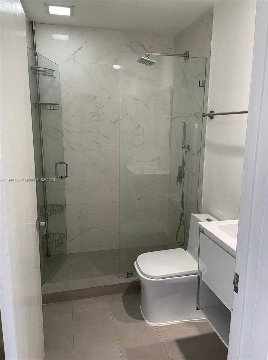 Small Image of 540 BRICKELL KEY DR #507, Miami Number 8