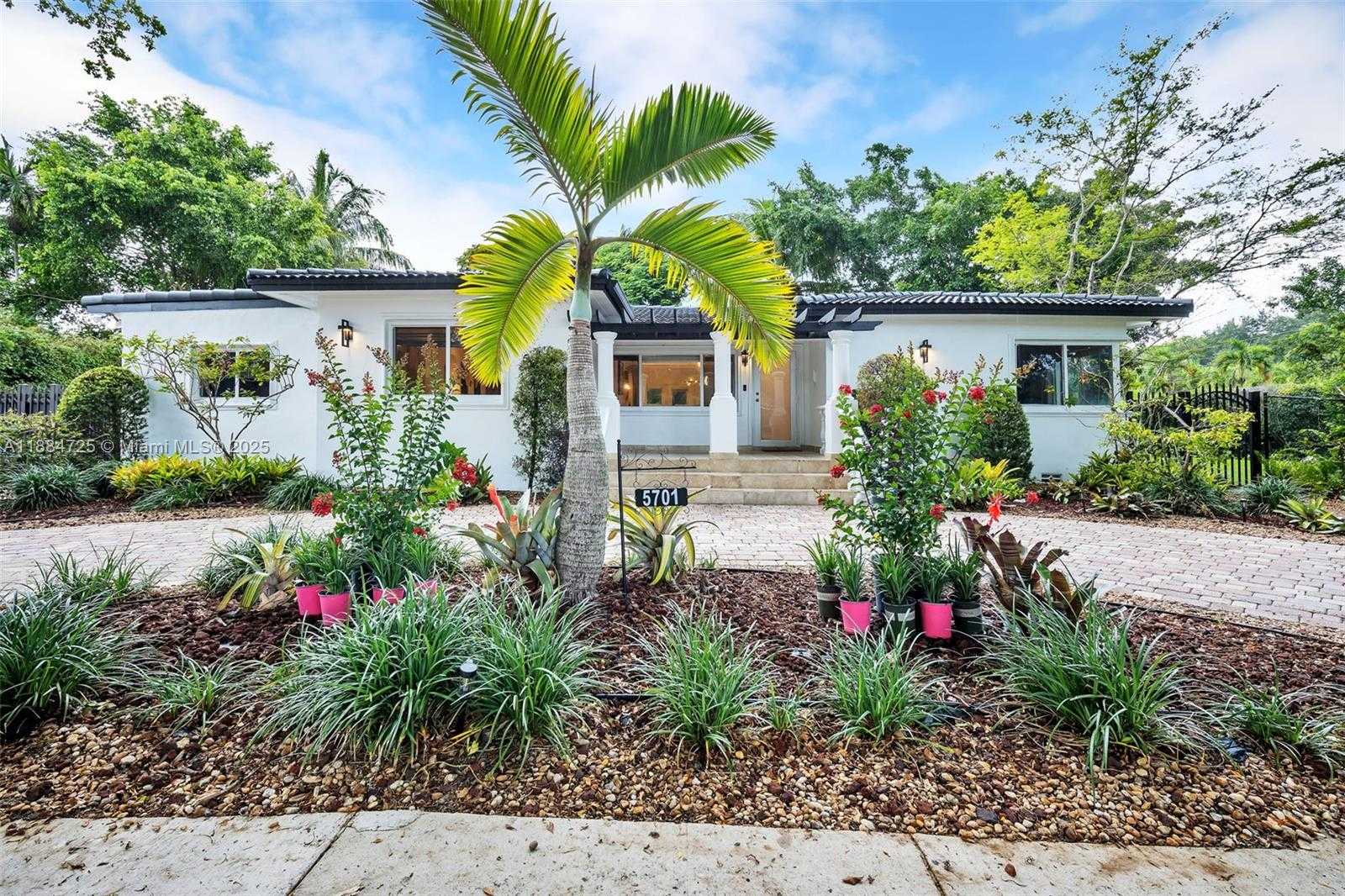 Small Image of 5701 SOUTH WEST 33RD ST, Miami Number 2