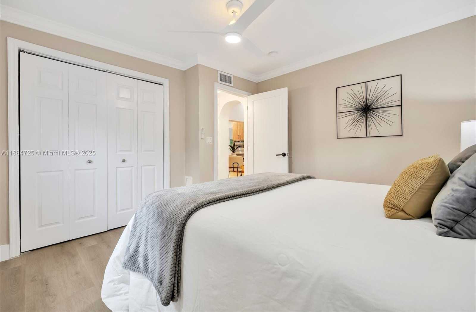 Small Image of 5701 SOUTH WEST 33RD ST, Miami Number 28