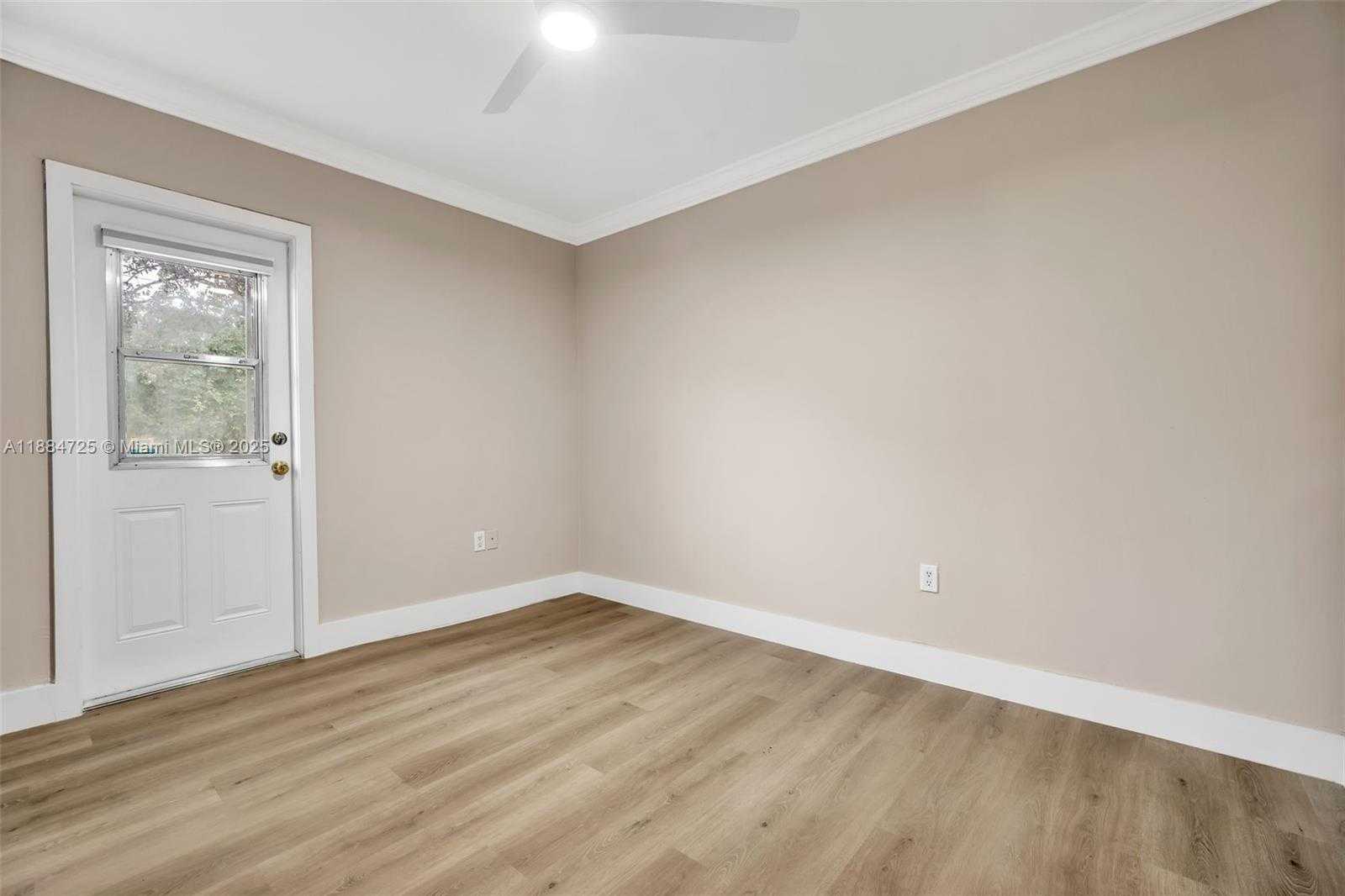 Small Image of 5701 SOUTH WEST 33RD ST, Miami Number 29