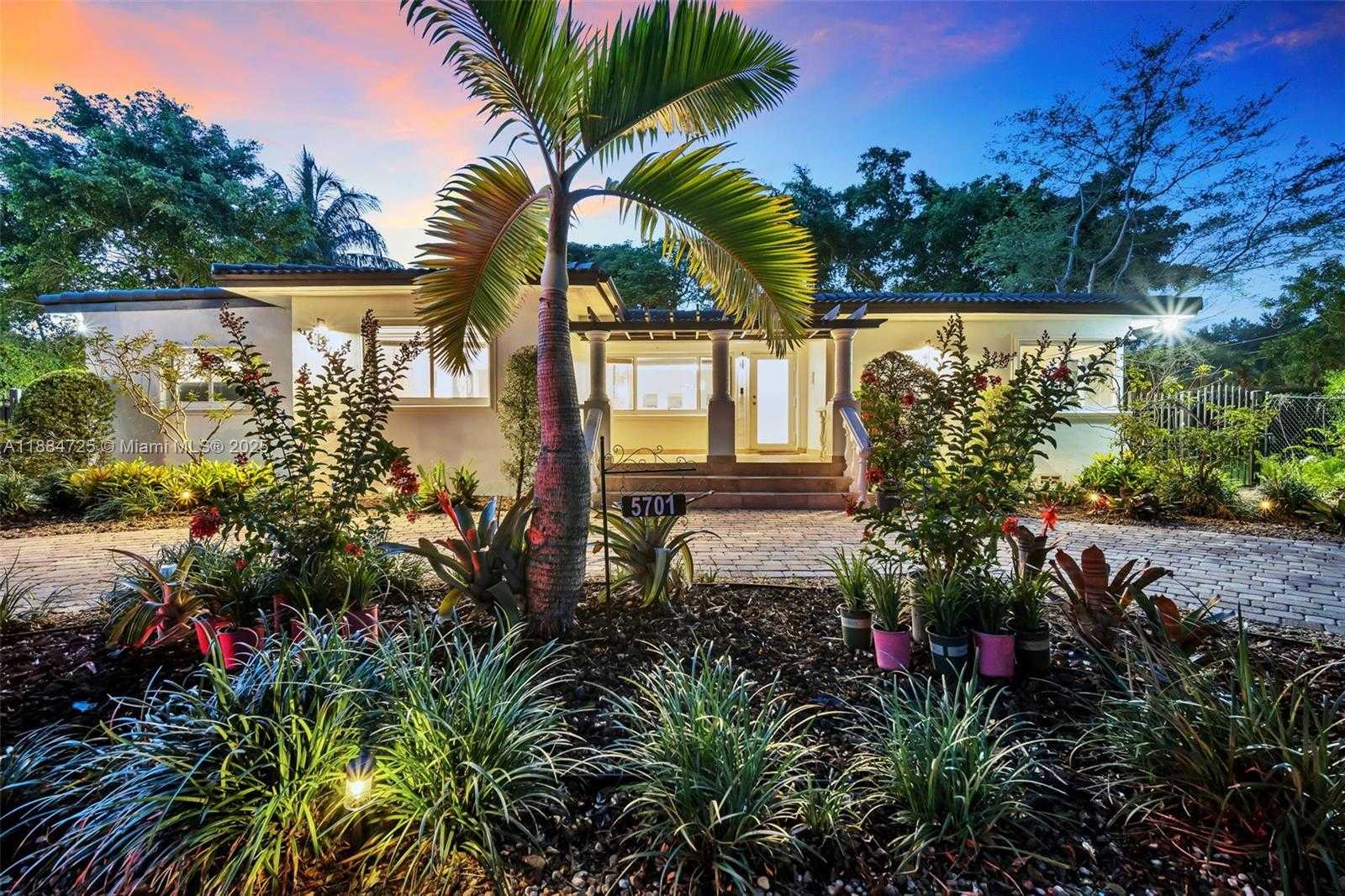 Small Image of 5701 SOUTH WEST 33RD ST, Miami Number 3