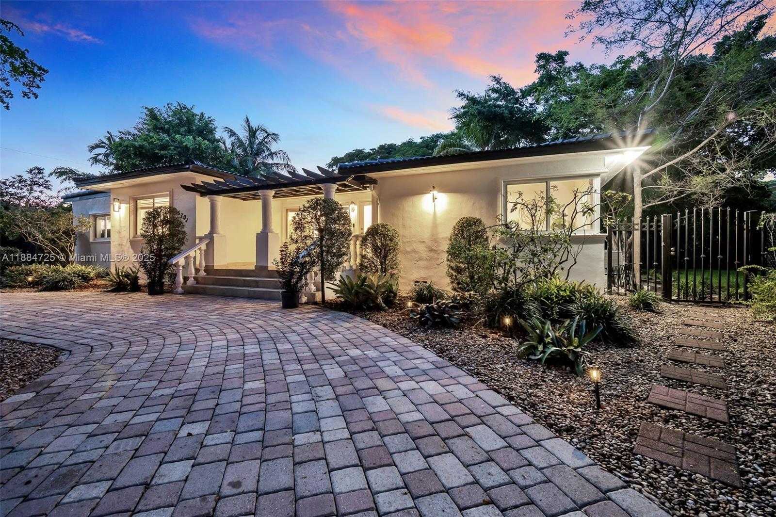 Small Image of 5701 SOUTH WEST 33RD ST, Miami Number 33