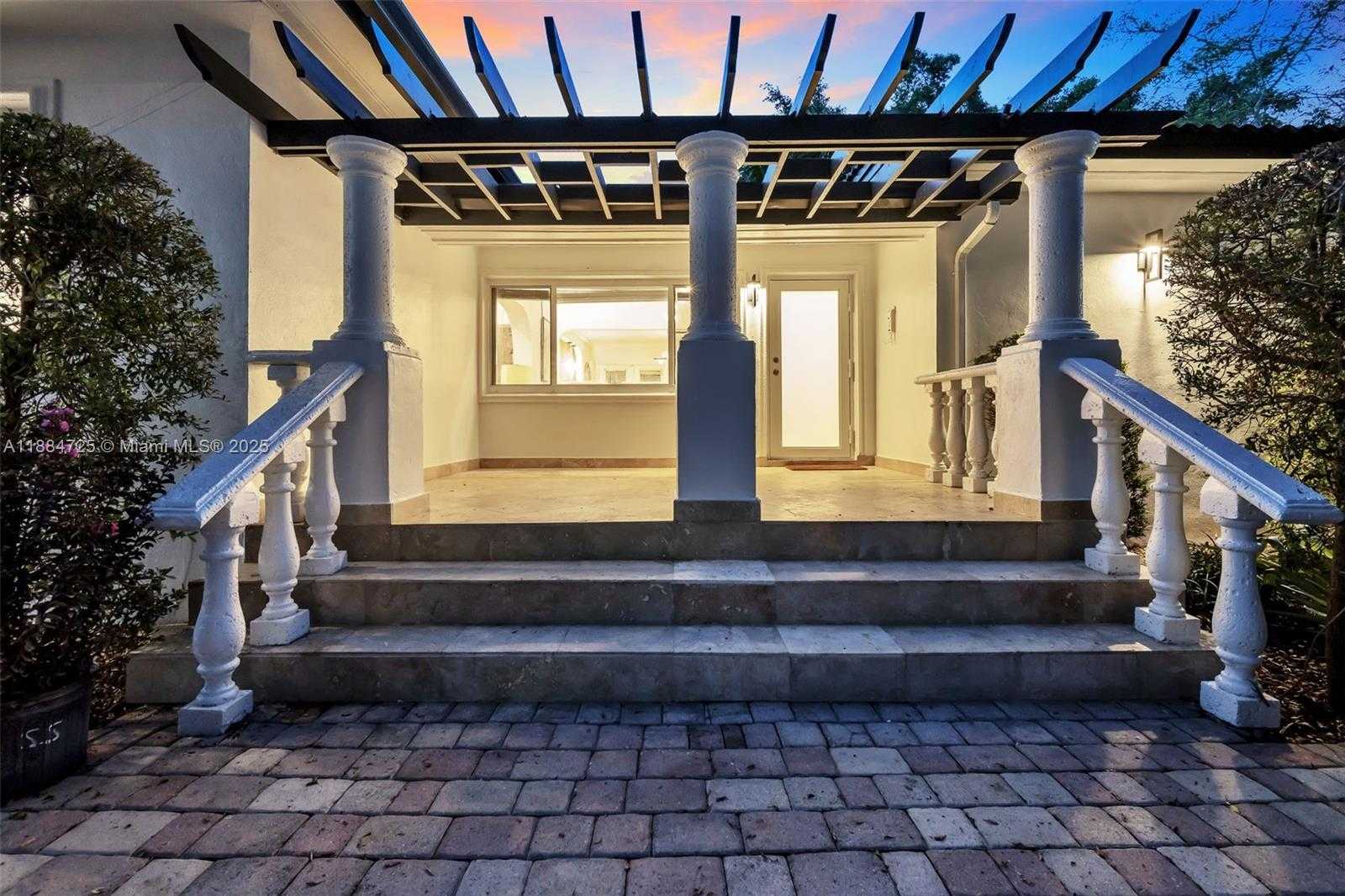 Small Image of 5701 SOUTH WEST 33RD ST, Miami Number 39