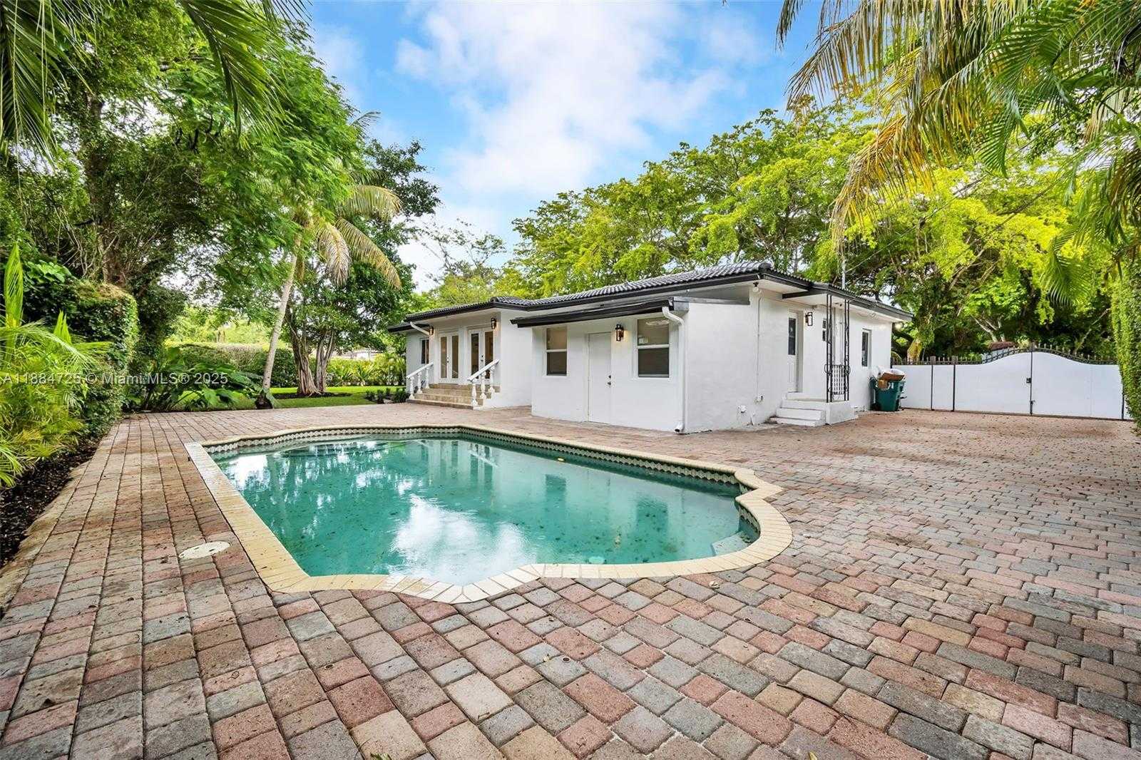 Small Image of 5701 SOUTH WEST 33RD ST, Miami Number 4