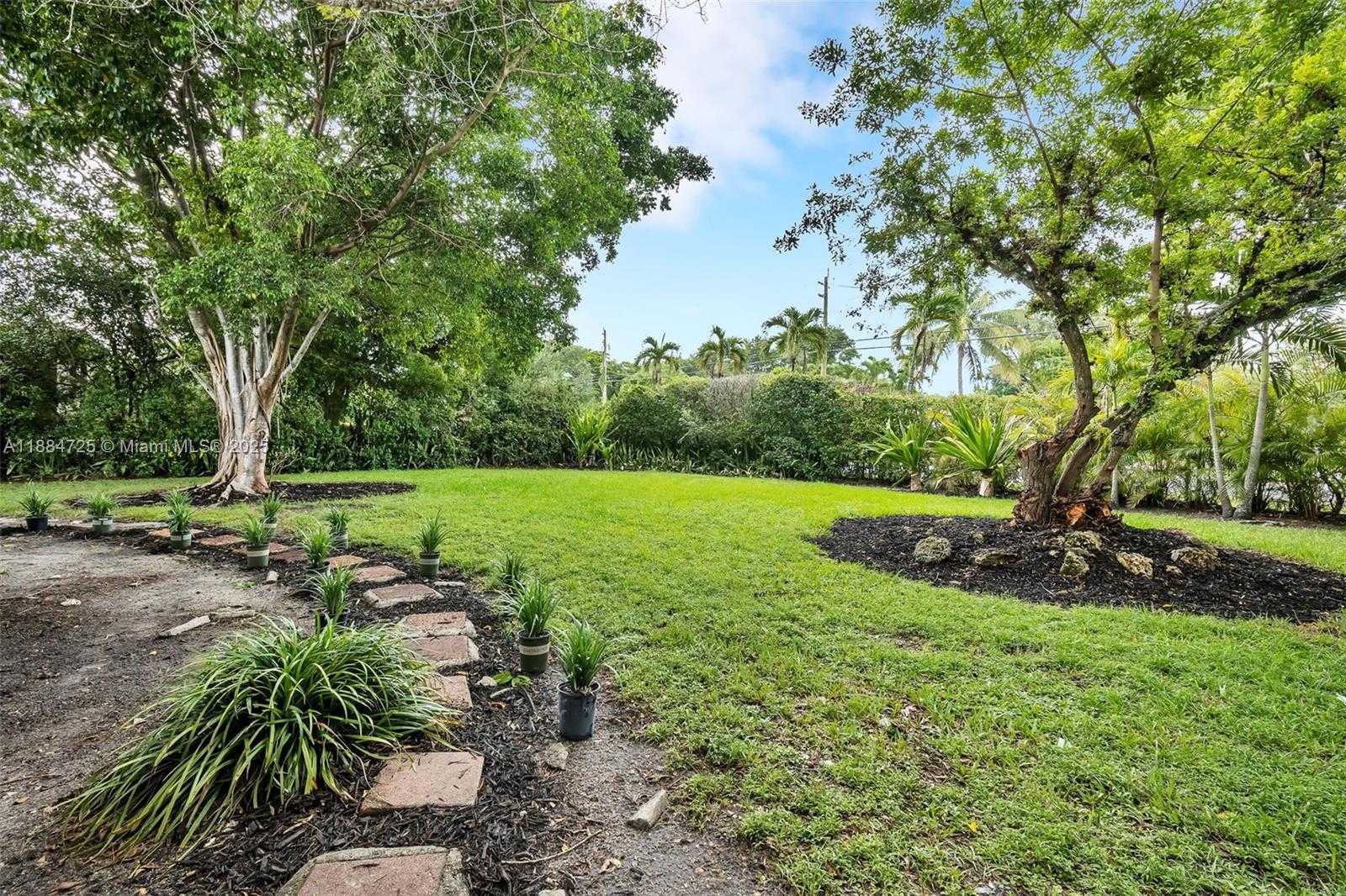 Small Image of 5701 SOUTH WEST 33RD ST, Miami Number 40