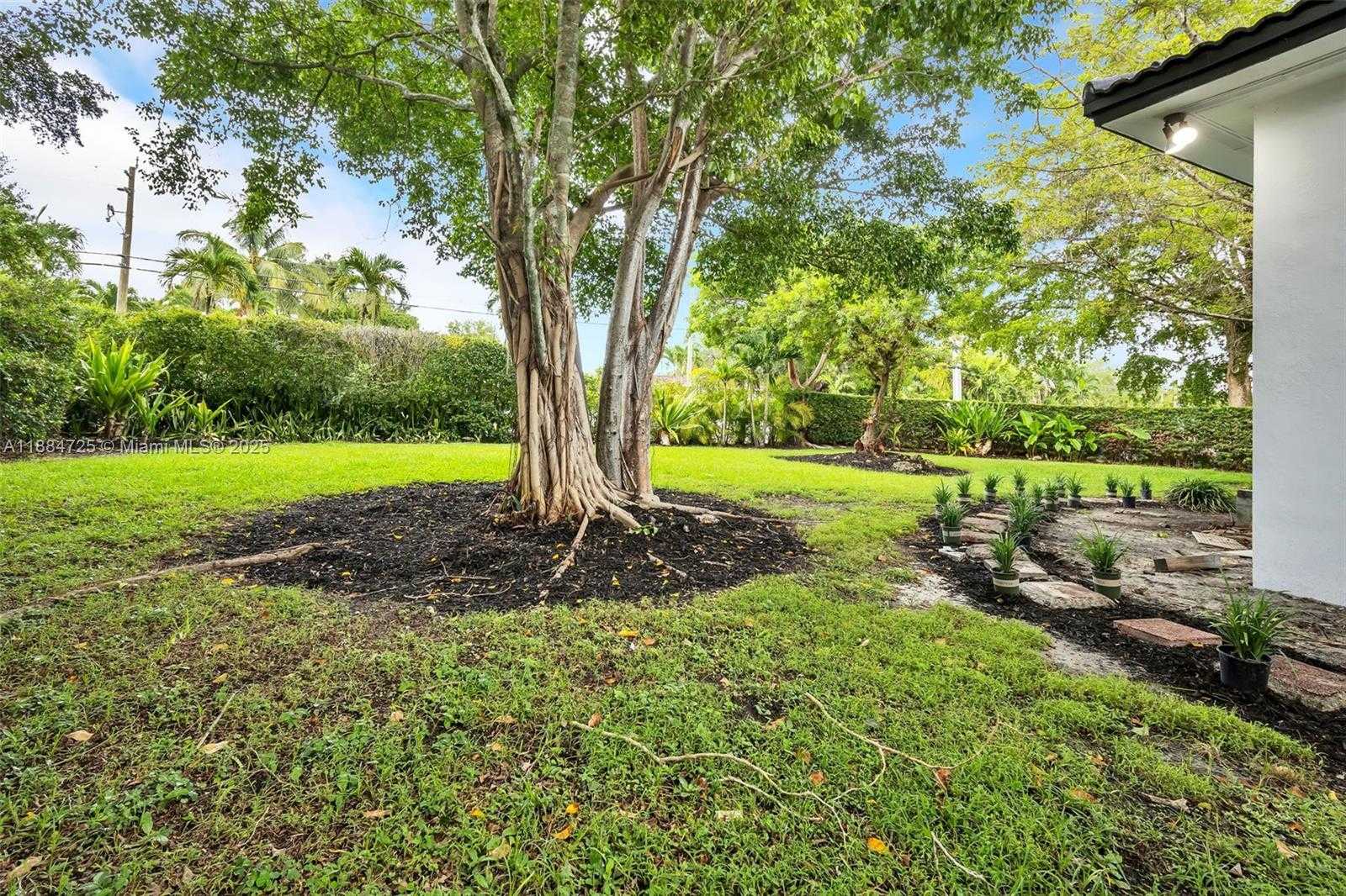 Small Image of 5701 SOUTH WEST 33RD ST, Miami Number 46