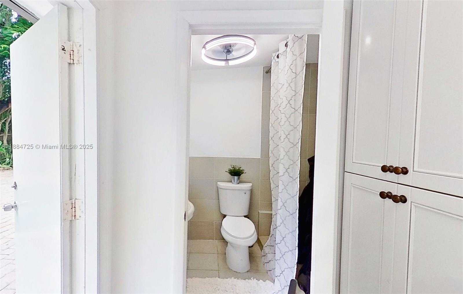 Small Image of 5701 SOUTH WEST 33RD ST, Miami Number 48