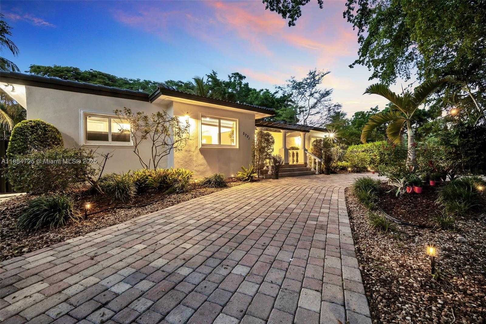 Small Image of 5701 SOUTH WEST 33RD ST, Miami Number 6