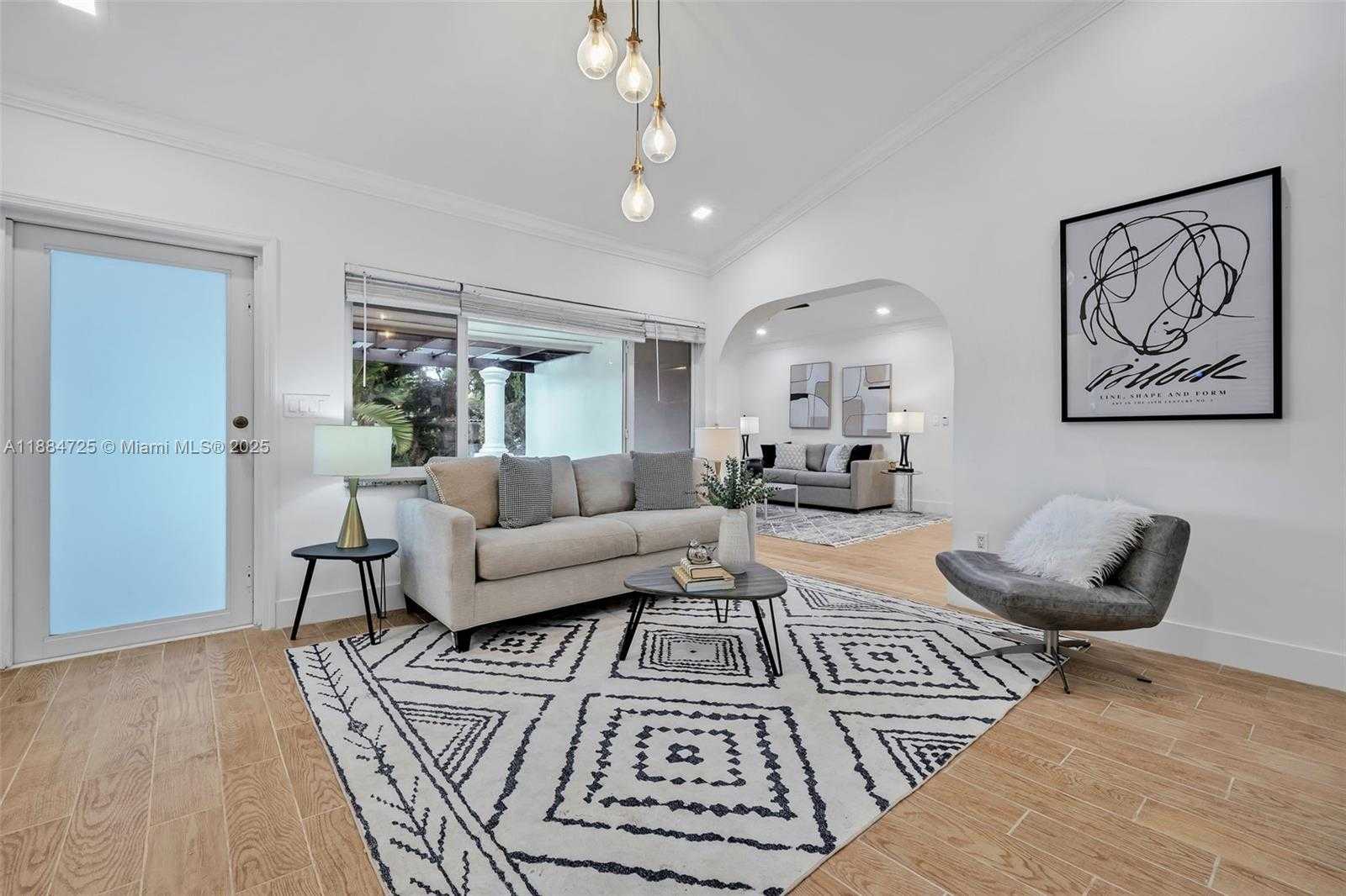 Small Image of 5701 SOUTH WEST 33RD ST, Miami Number 8