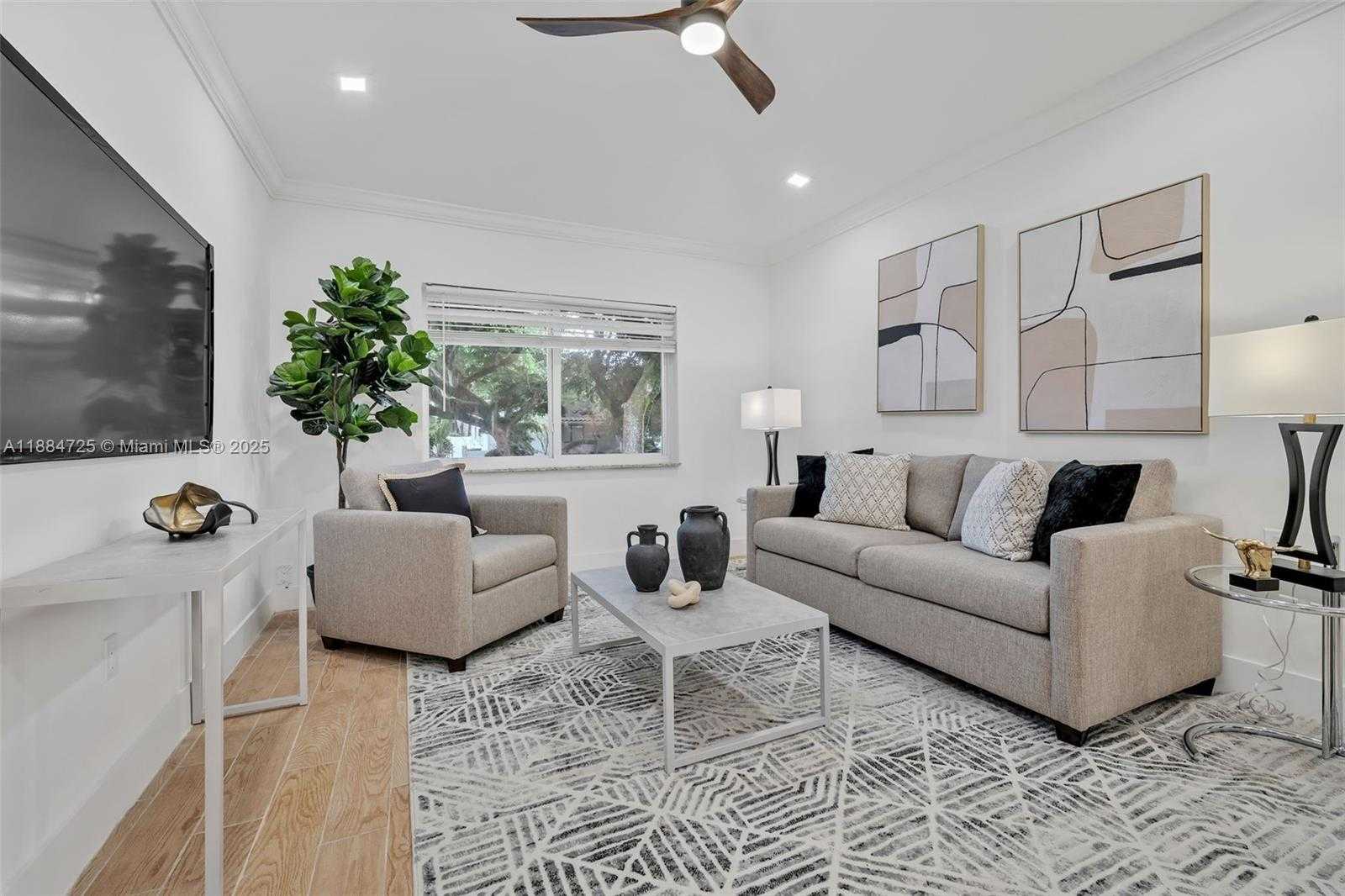 Small Image of 5701 SOUTH WEST 33RD ST, Miami Number 9
