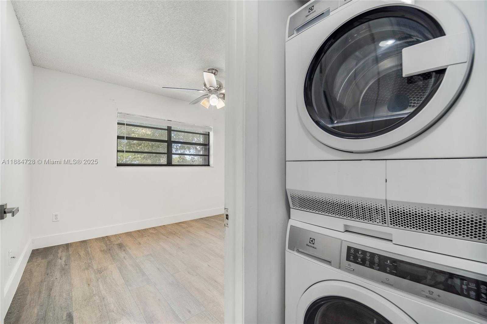 Small Image of 18220 MEDITERRANEAN BLVD #6-18, Hialeah Number 11