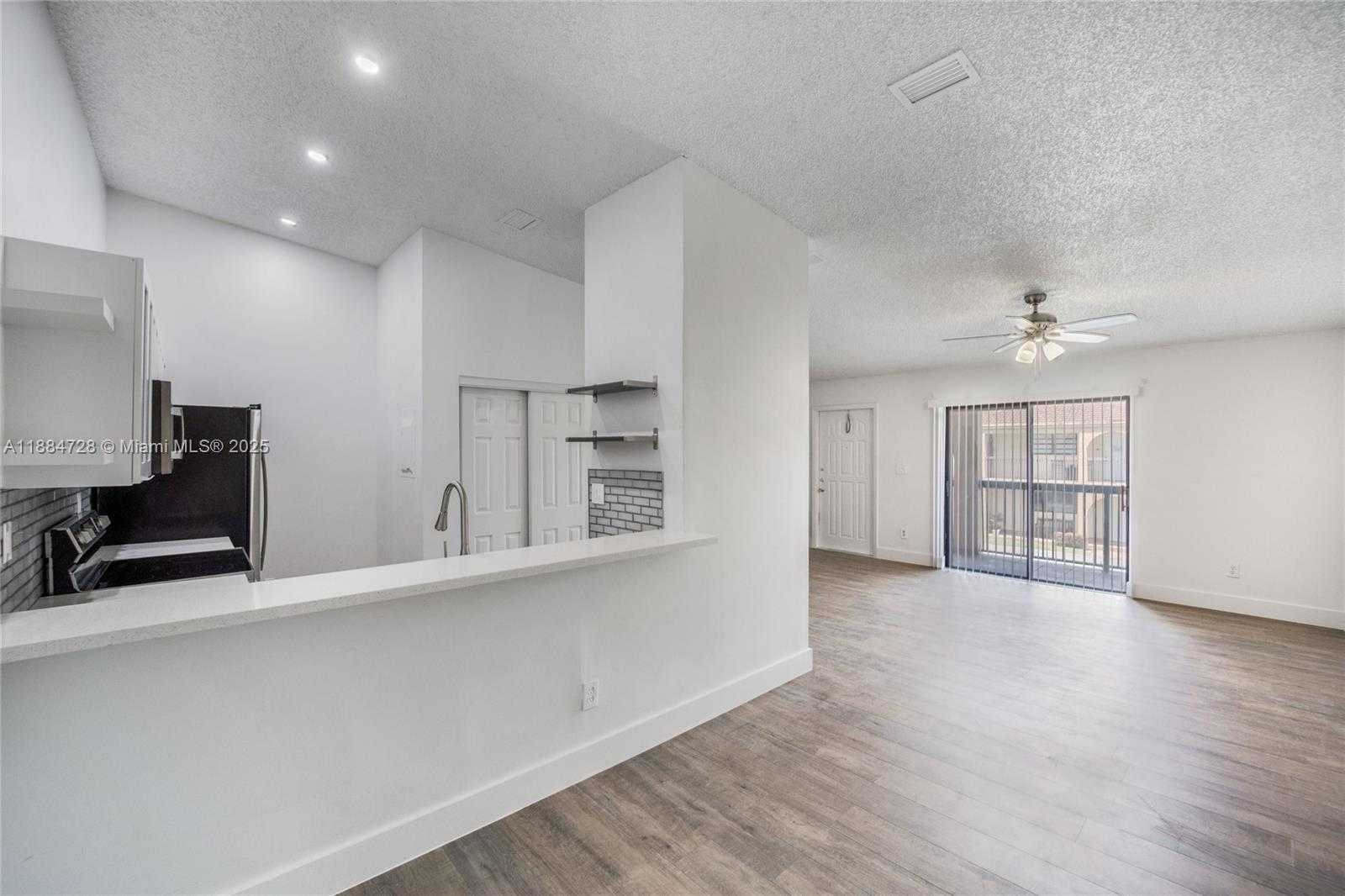 Small Image of 18220 MEDITERRANEAN BLVD #6-18, Hialeah Number 3