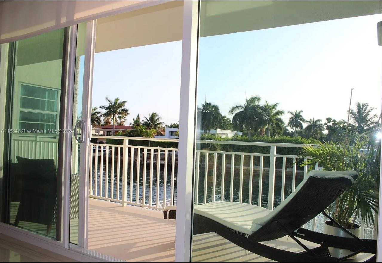 Small Image of 9500 WEST BAY HARBOR DR #2B, Bay Harbor Islands Number 3