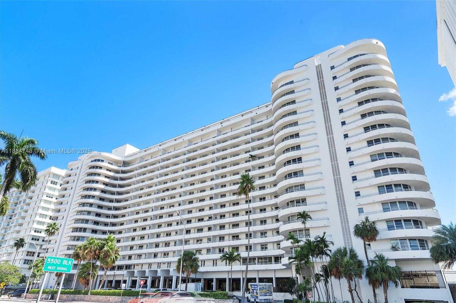 Small Image of 5555 COLLINS AVE #5P, Miami Beach Number 11