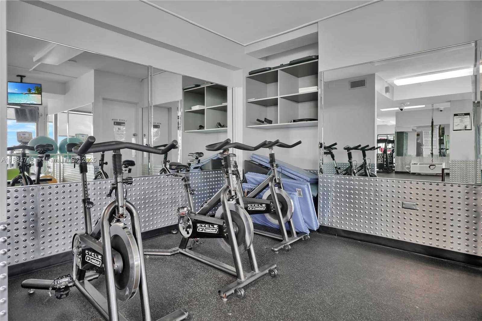 Small Image of 5555 COLLINS AVE #5P, Miami Beach Number 22