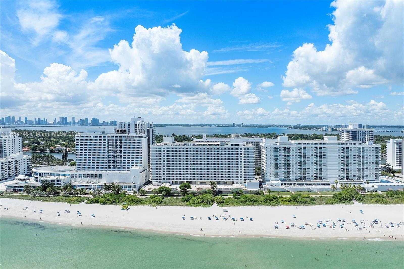 Small Image of 5555 COLLINS AVE #5P, Miami Beach Number 25