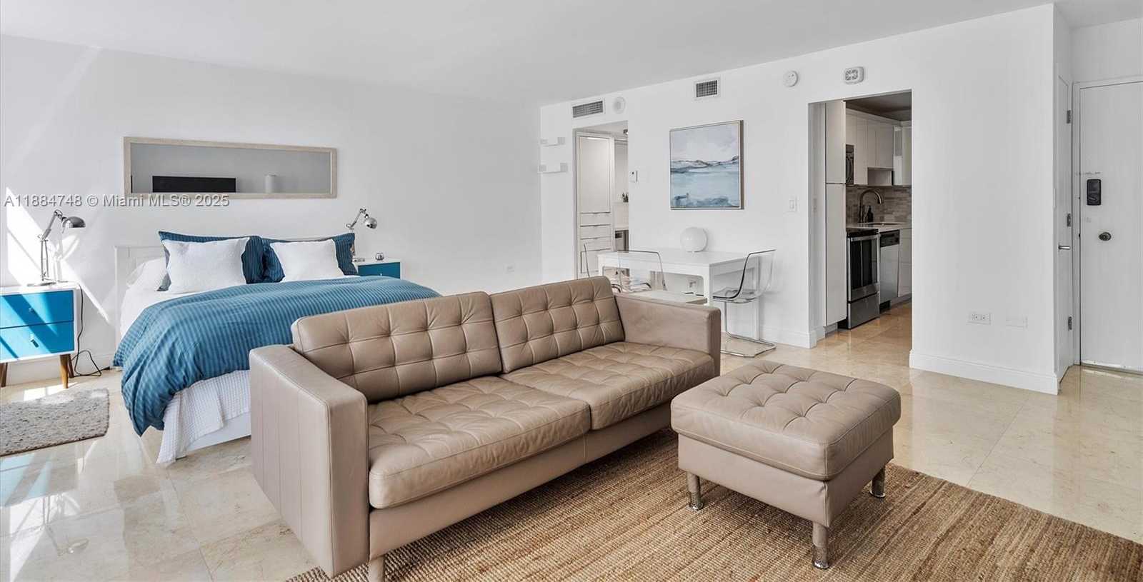 Small Image of 5555 COLLINS AVE #5P, Miami Beach Number 4