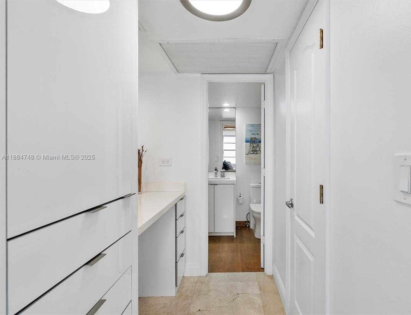 Small Image of 5555 COLLINS AVE #5P, Miami Beach Number 8