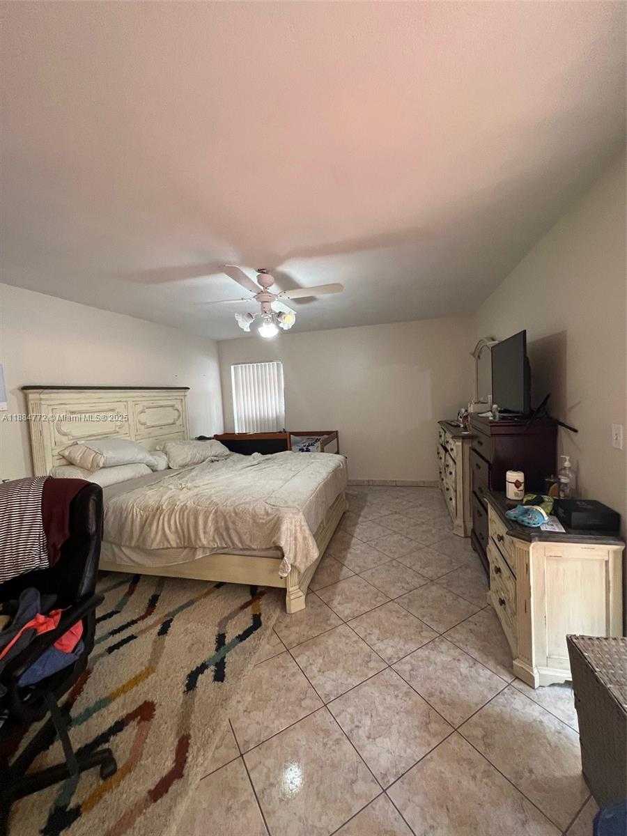 Small Image of 12310 SOUTH WEST 97TH ST, Miami Number 10