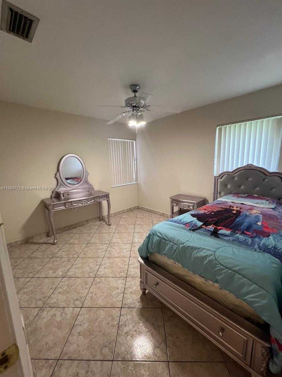 Small Image of 12310 SOUTH WEST 97TH ST, Miami Number 11