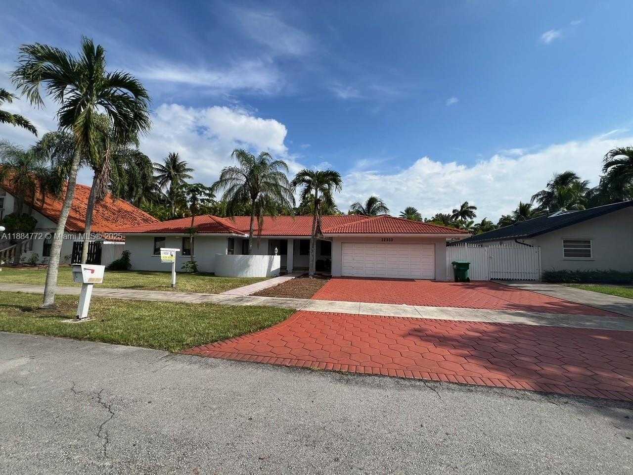 Small Image of 12310 SOUTH WEST 97TH ST, Miami Number 4