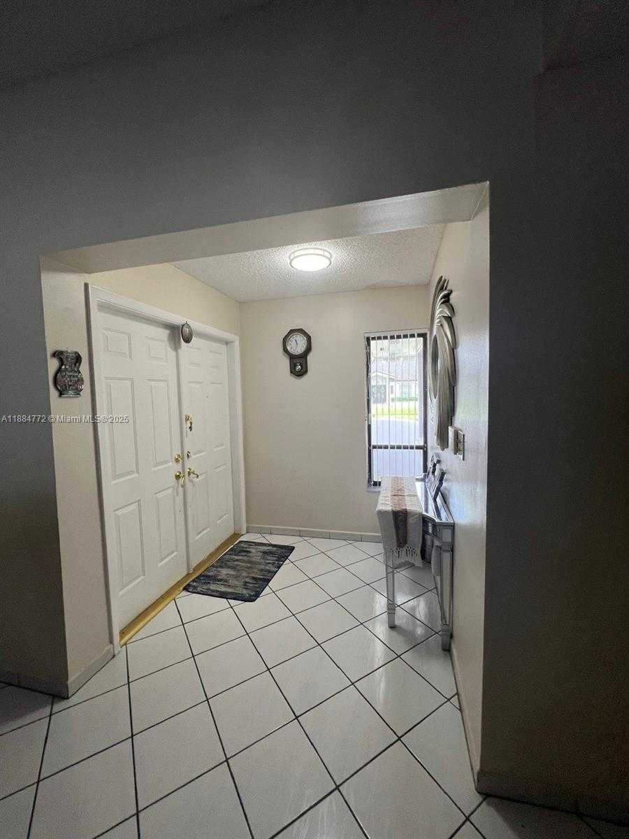 Small Image of 12310 SOUTH WEST 97TH ST, Miami Number 6