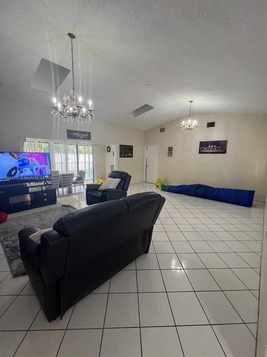 Small Image of 12310 SOUTH WEST 97TH ST, Miami Number 7