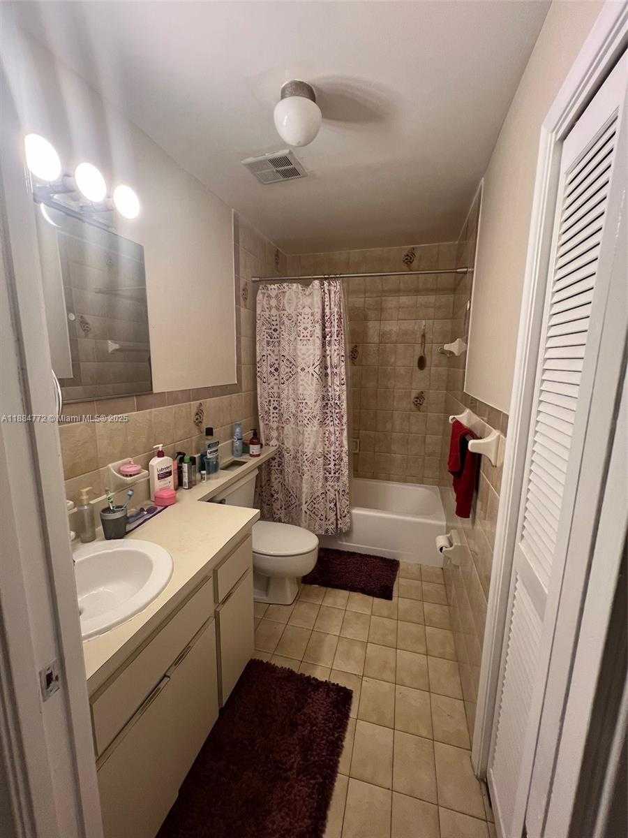 Small Image of 12310 SOUTH WEST 97TH ST, Miami Number 9