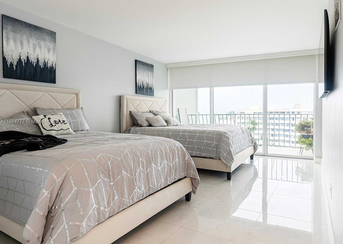 Small Image of 7601 EAST TREASURE DR #1123, North Bay Village Number 13