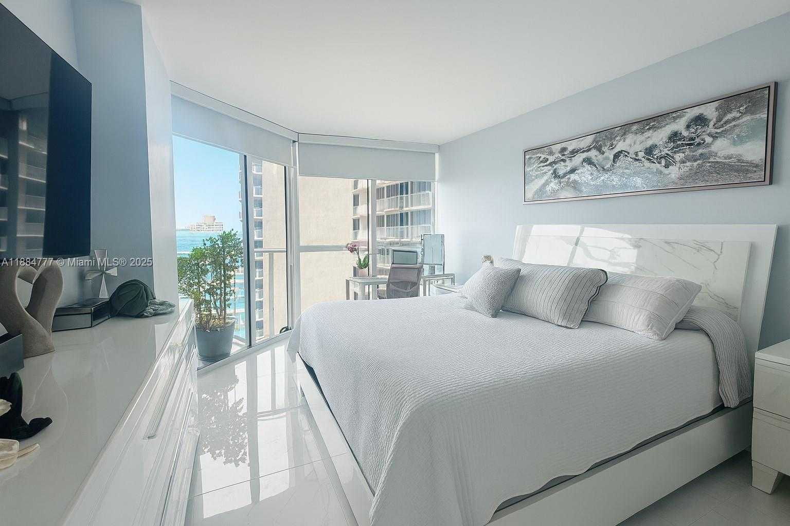 Small Image of 7601 EAST TREASURE DR #1123, North Bay Village Number 8