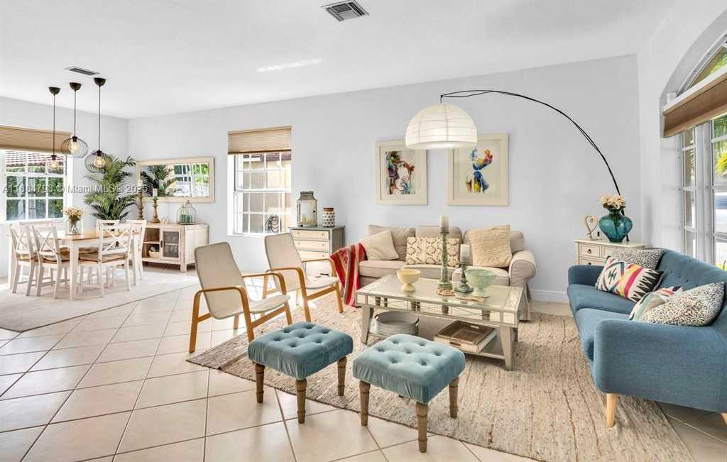 Small Image of 762 VERONA LAKE DR, Weston Number 13