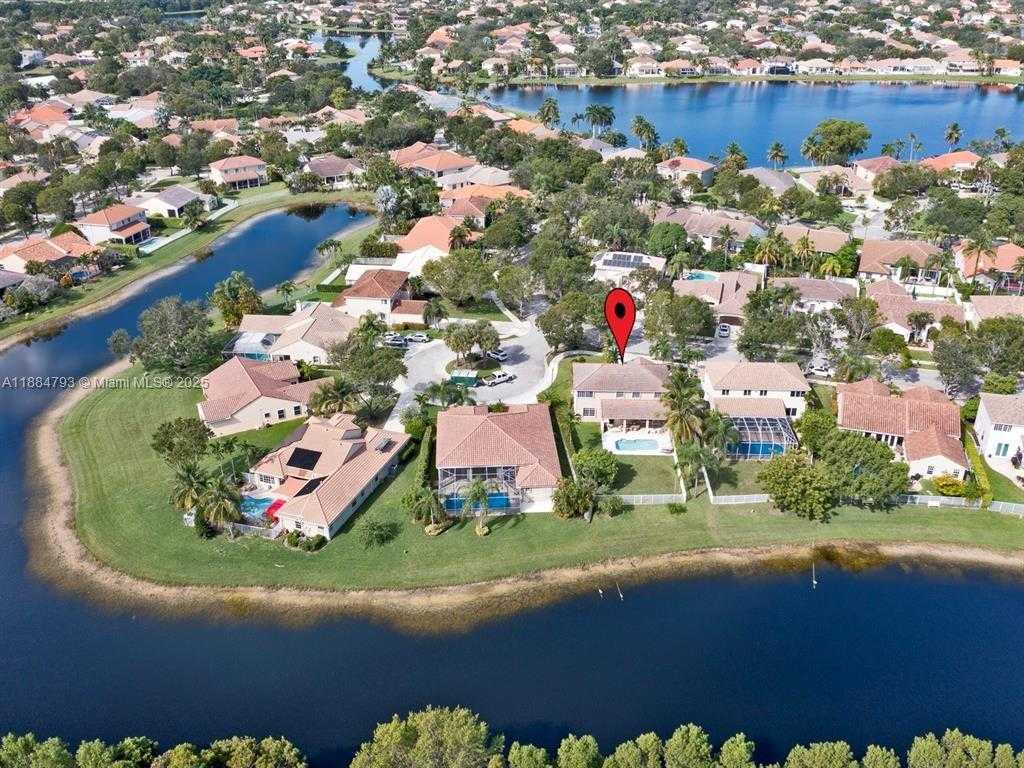 Small Image of 762 VERONA LAKE DR, Weston Number 2