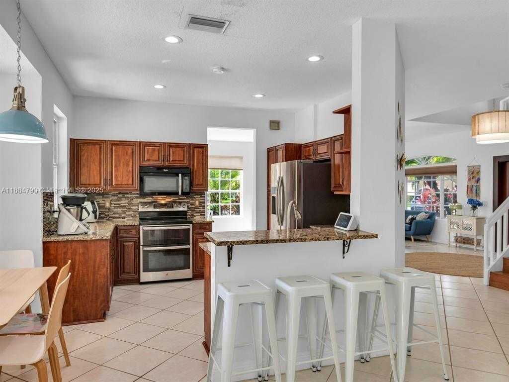 Small Image of 762 VERONA LAKE DR, Weston Number 20
