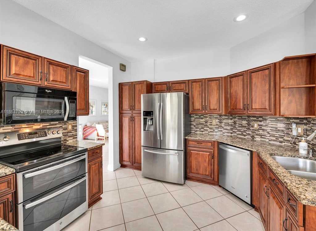 Small Image of 762 VERONA LAKE DR, Weston Number 21