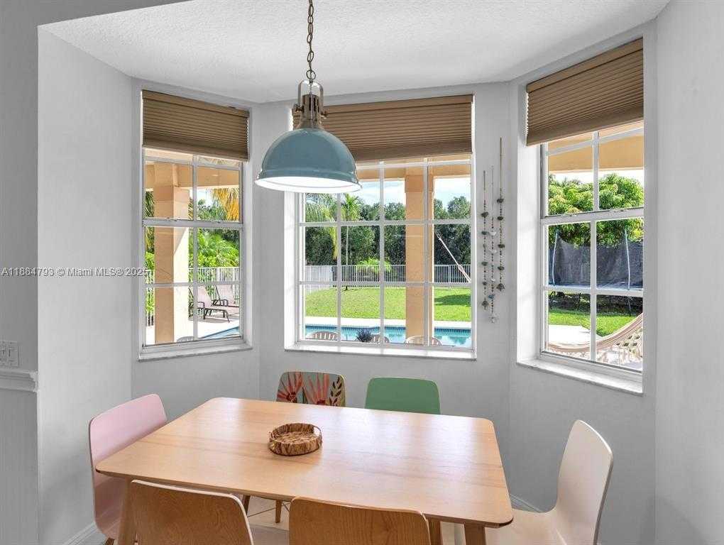 Small Image of 762 VERONA LAKE DR, Weston Number 23