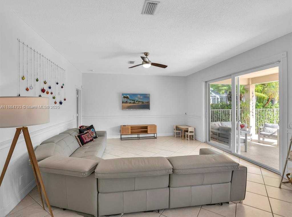 Small Image of 762 VERONA LAKE DR, Weston Number 24