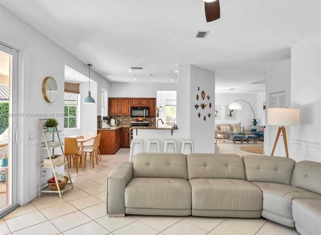 Small Image of 762 VERONA LAKE DR, Weston Number 25