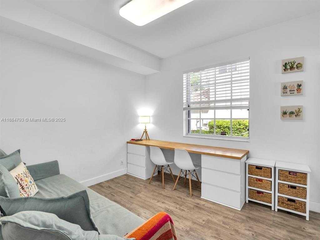 Small Image of 762 VERONA LAKE DR, Weston Number 27