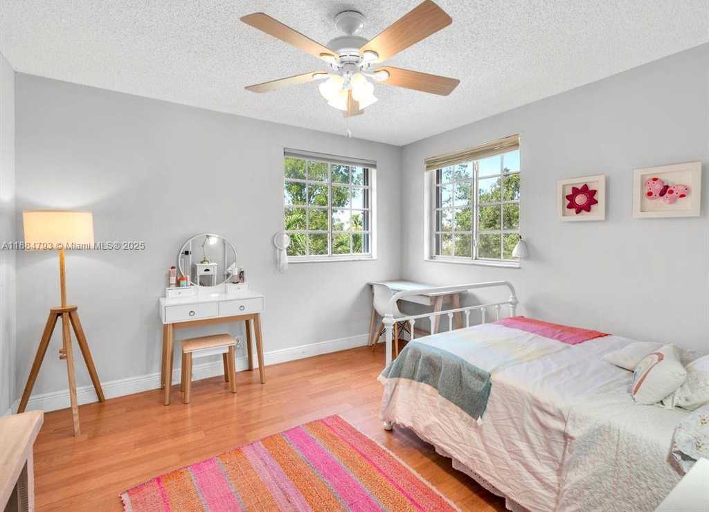 Small Image of 762 VERONA LAKE DR, Weston Number 41