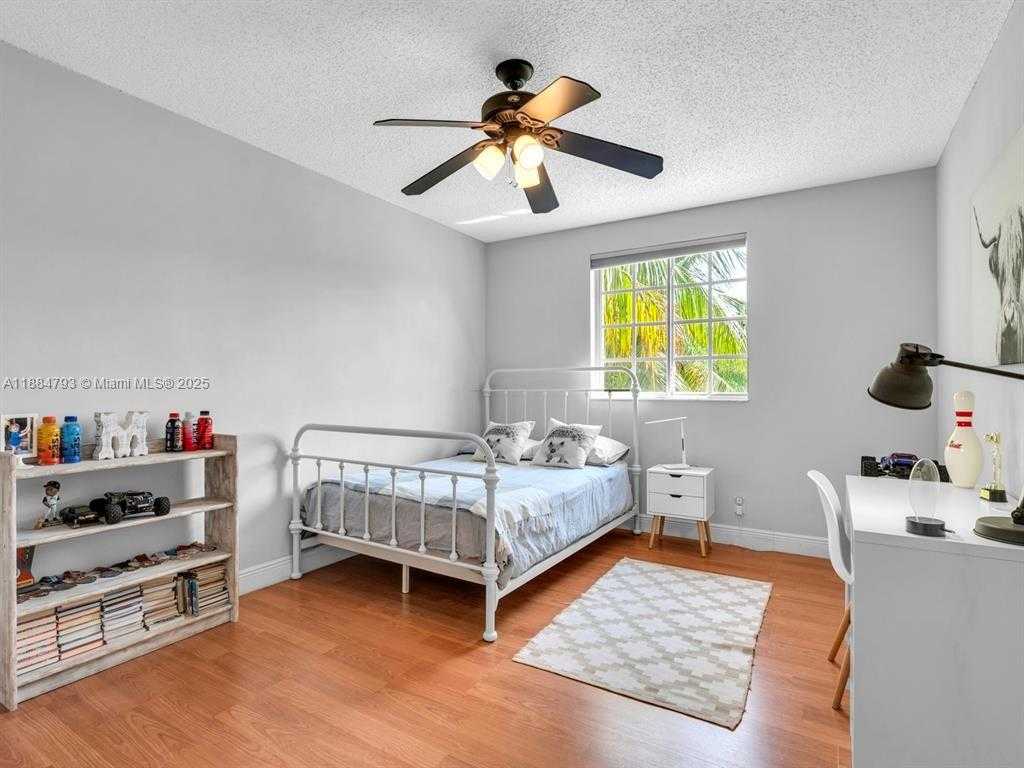 Small Image of 762 VERONA LAKE DR, Weston Number 43