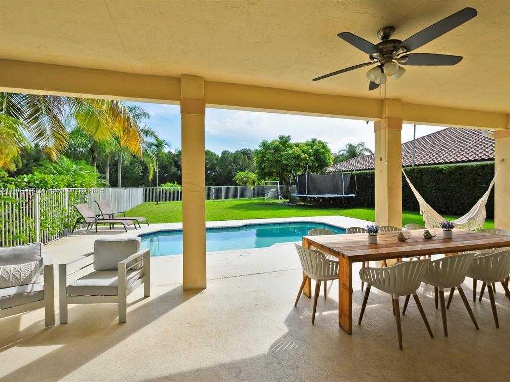 Small Image of 762 VERONA LAKE DR, Weston Number 45
