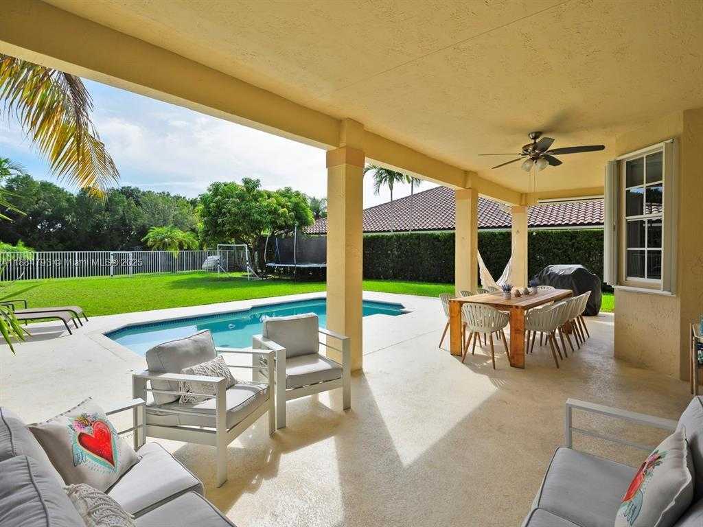 Small Image of 762 VERONA LAKE DR, Weston Number 46