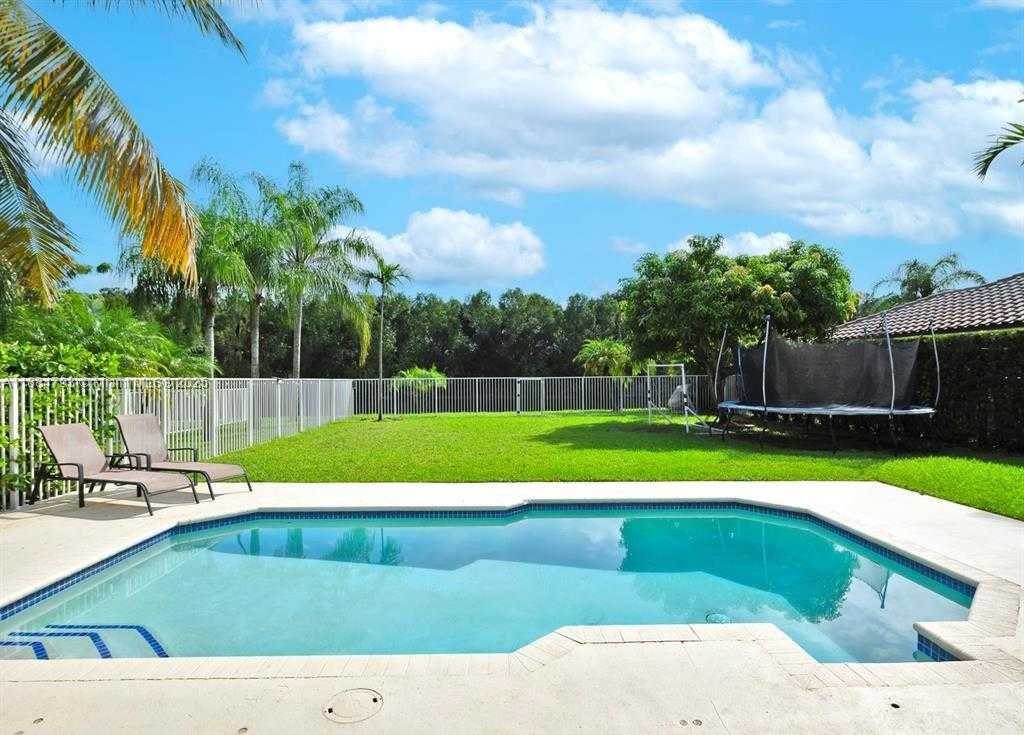 Small Image of 762 VERONA LAKE DR, Weston Number 48
