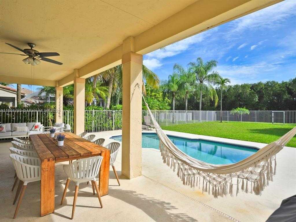 Small Image of 762 VERONA LAKE DR, Weston Number 49